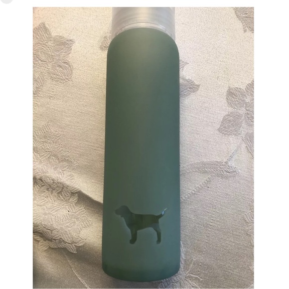 Bundle of 2 Victoria's Secret pink collectible travel mug tumblers! - Picture 3 of 8